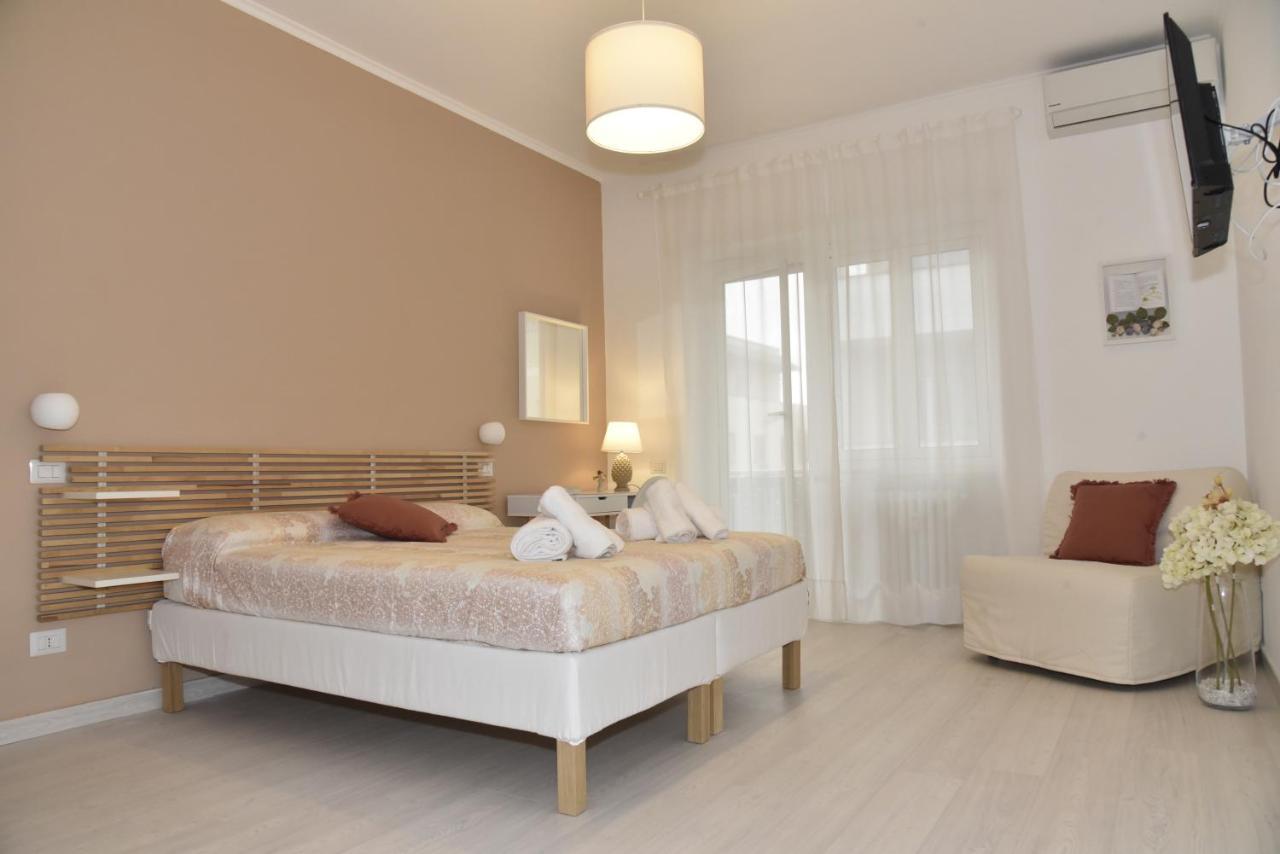 Nathanaele House Via Tuscolana โรม ภายนอก รูปภาพ